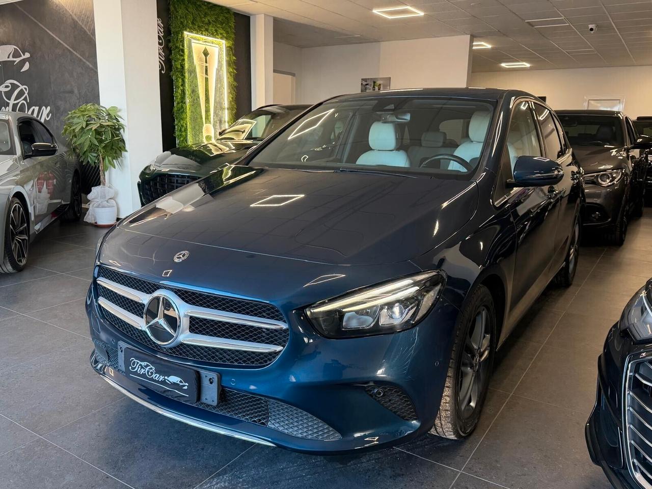 MERCEDES-BENZ CLASSE B180 SPORT 1.5 116CV PELLE NAVI CAM ANNO 2020