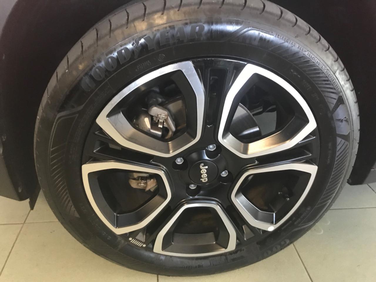 Jeep Avenger 1.2 Turbo 100 CV MHEV Summit