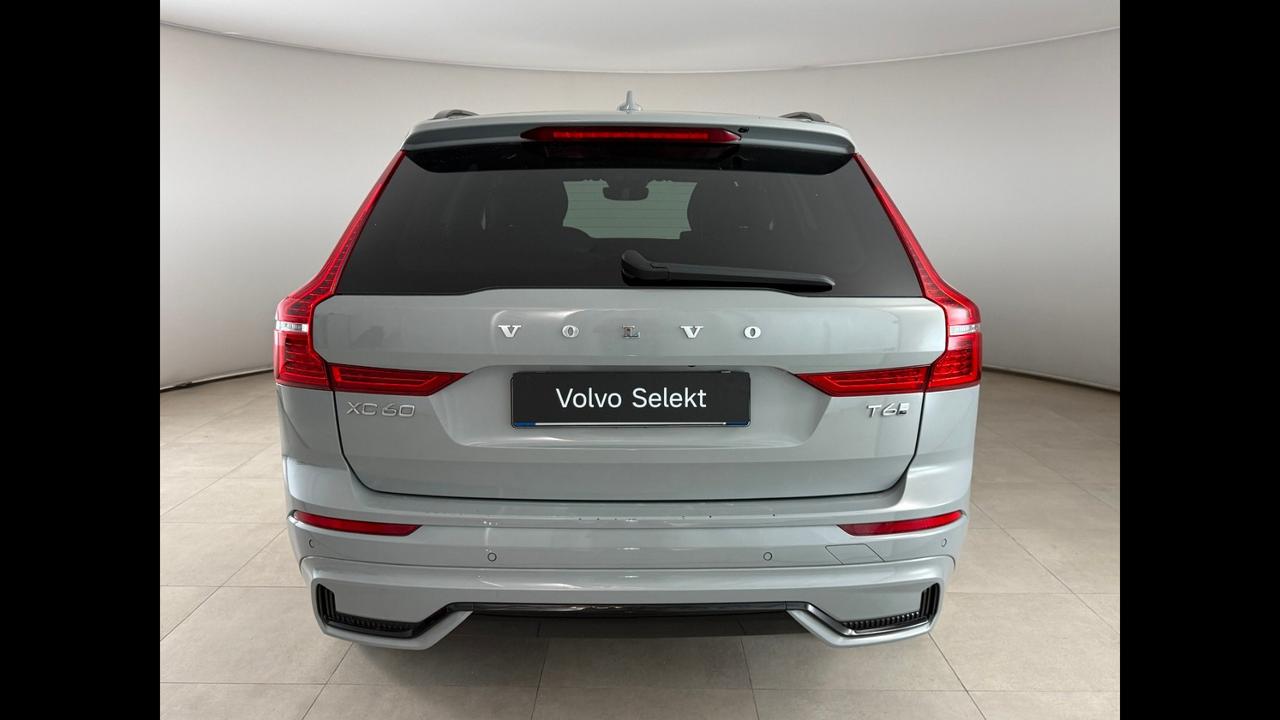 VOLVO XC60 II 2022 - XC60 2.0 t6 phev Plus Dark awd auto