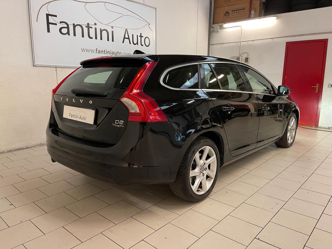 Volvo V60 Momentum 1.6 d2-Ok Neopatentati-LEGGI SOTTO