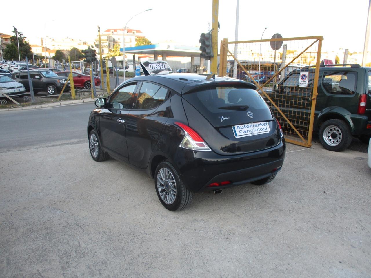 Lancia Ypsilon 1.3 MJT 95 CV 5 porte Platinum