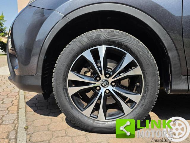 TOYOTA RAV 4 2.0 D-4D 4WD Lounge