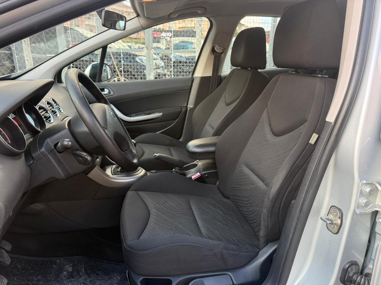 Peugeot 308 1.6 HDi 93CV