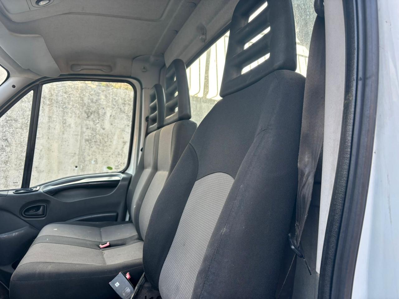 IVECO Daily 35C11 Ribaltabile Trilaterale – Pronto al lavoro