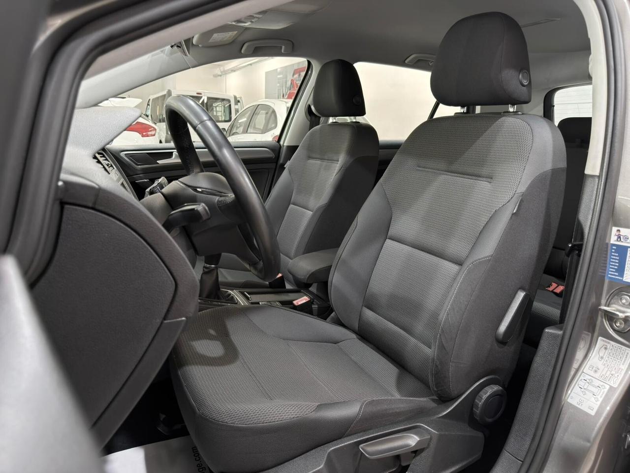 VW GOLF 1.6TDI 110cv COMFORTLINE 1HANDE