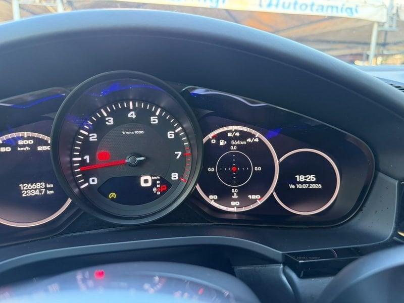 Porsche Cayenne 3.0 V6 Platinum Edition