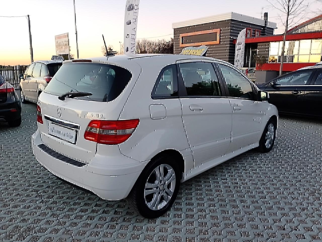 Mercedes-benz B 180~DIESEL~215.000~GARANZIA~2011