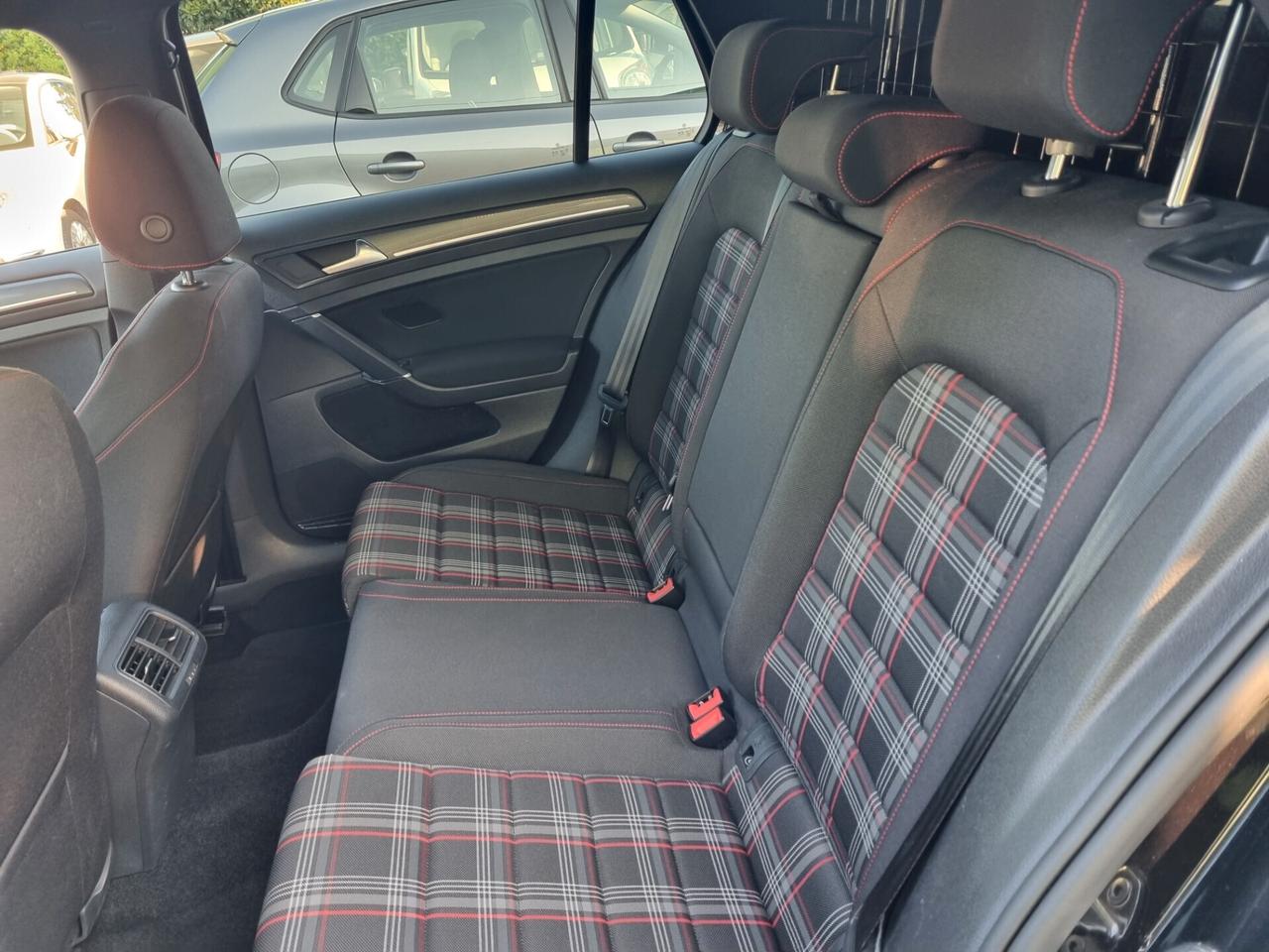 Volkswagen Golf GTI 2.0 245 CV TSI 5p.