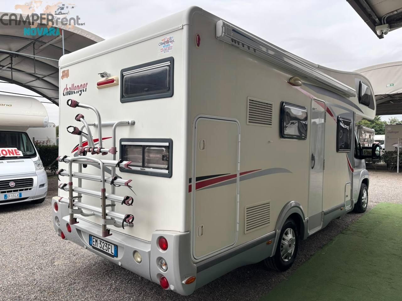 CHALLENGER GENESIS 65 - mansardato con doppia Dinette e letti a castello in coda