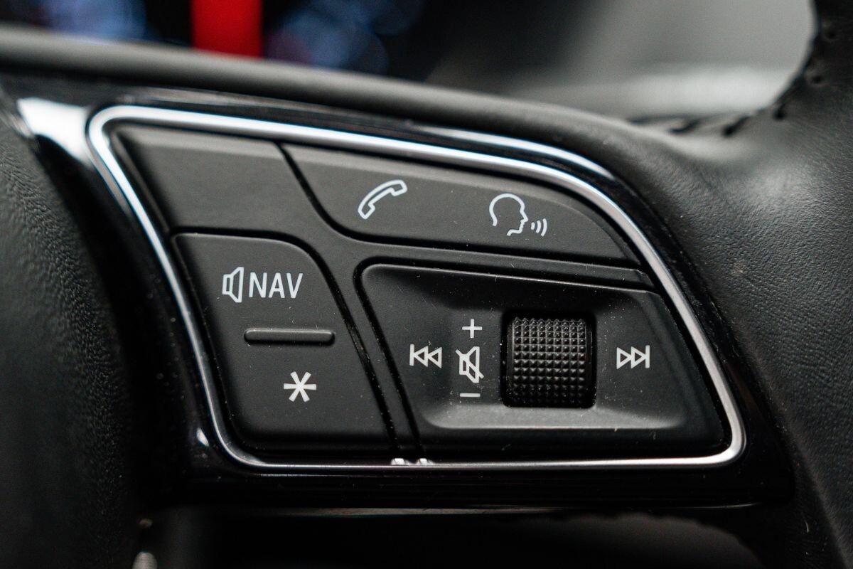 Audi Q2 30 TFSI Business