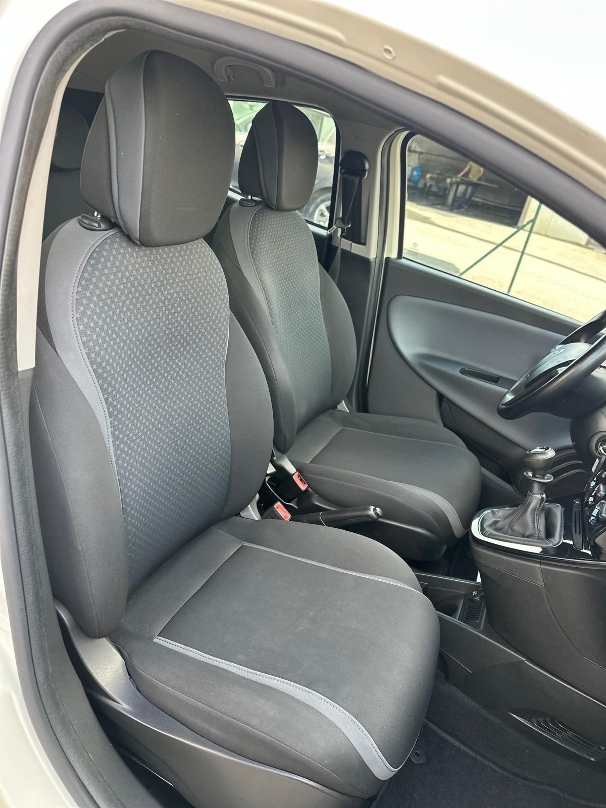 Lancia Ypsilon 1.2 69 CV 5 porte Platinum