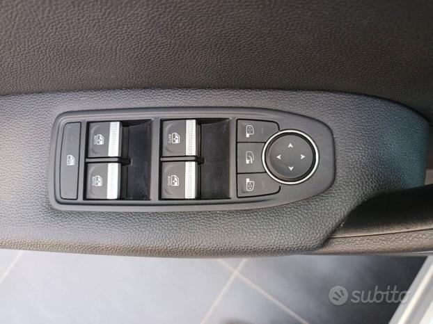 Renault Captur 1.6 E-Tech hybrid Intens 145cv auto