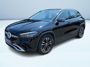 Mercedes GLA 180 180 D Advanced 8G-DCT
