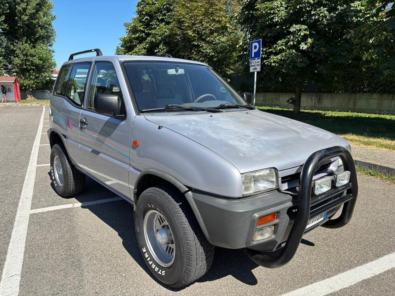 Nissan Terrano 2.4i alias Ford Maverick