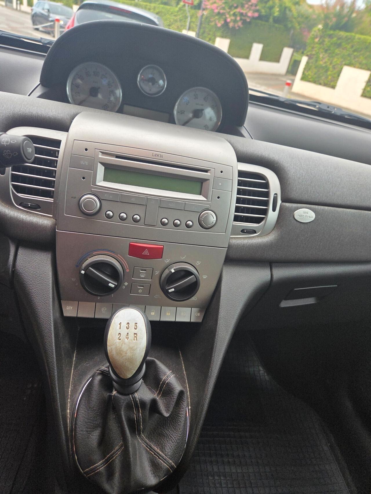 Lancia Ypsilon - 2008