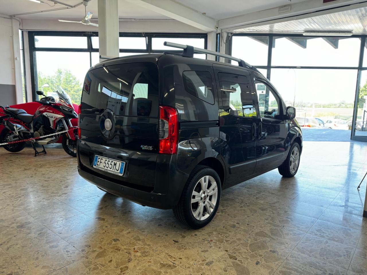 Fiat Qubo 1.4 8V Dynamic Metano 04/2011 Neopatentati