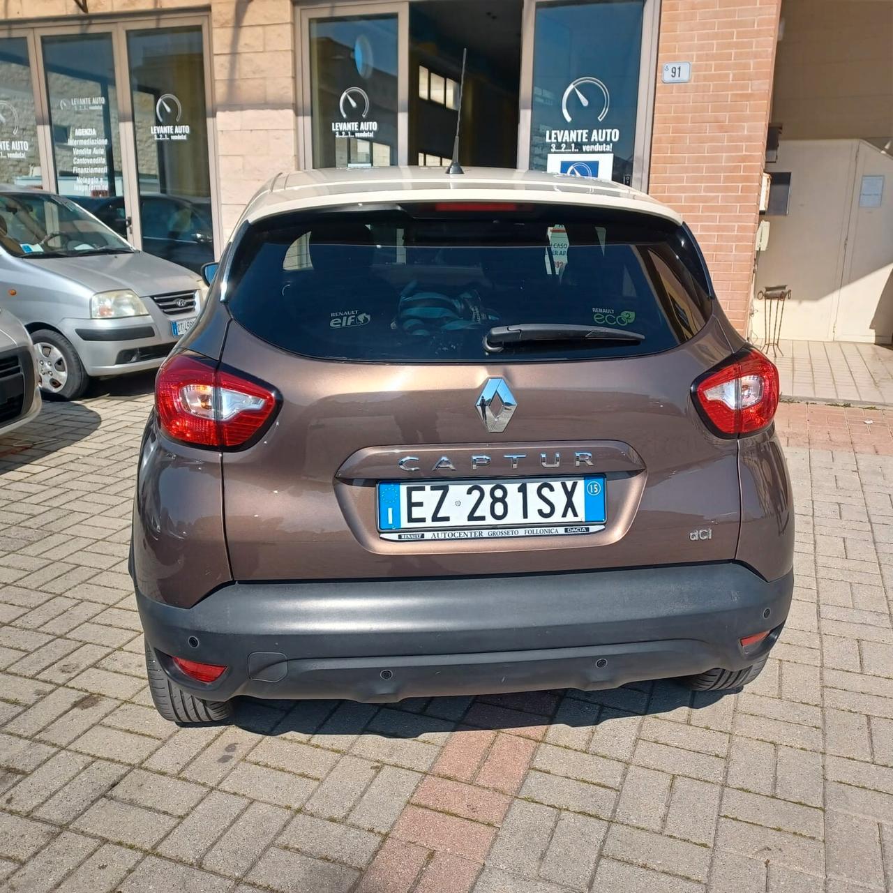 TENUTA IN MODO MANIACALE SEMPRE IN GARAGE CAPTUR 1.5