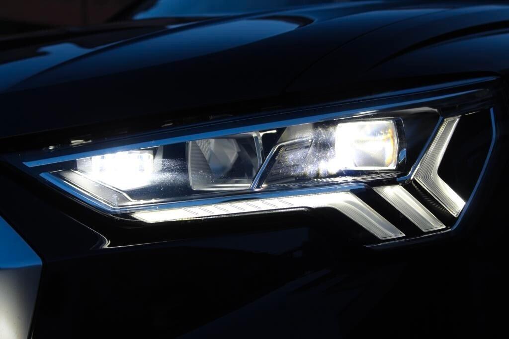 AUDI Q3 2.0 TDI 150 CV s-tronic *Matrix *Camera