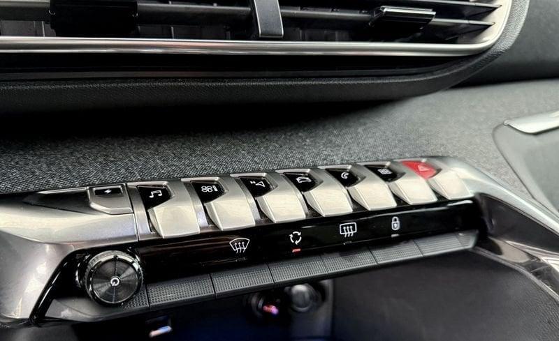 Peugeot 3008 3008 Hybrid4 300 e-EAT8 Allure Pack