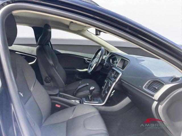VOLVO V40 Cross Country D2 Business Plus