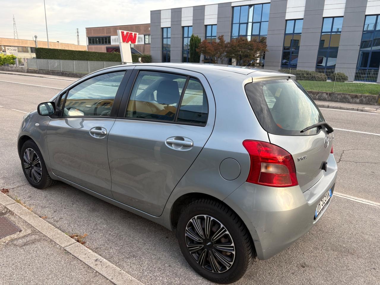 Toyota Yaris 1.3 5 porte Sol