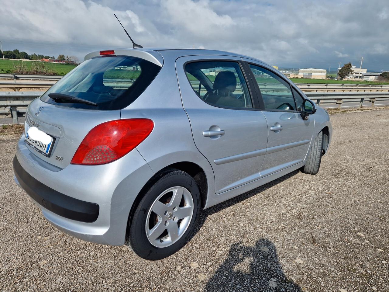 Peugeot 207 1.4 HDi 70CV 5p. ONE Line