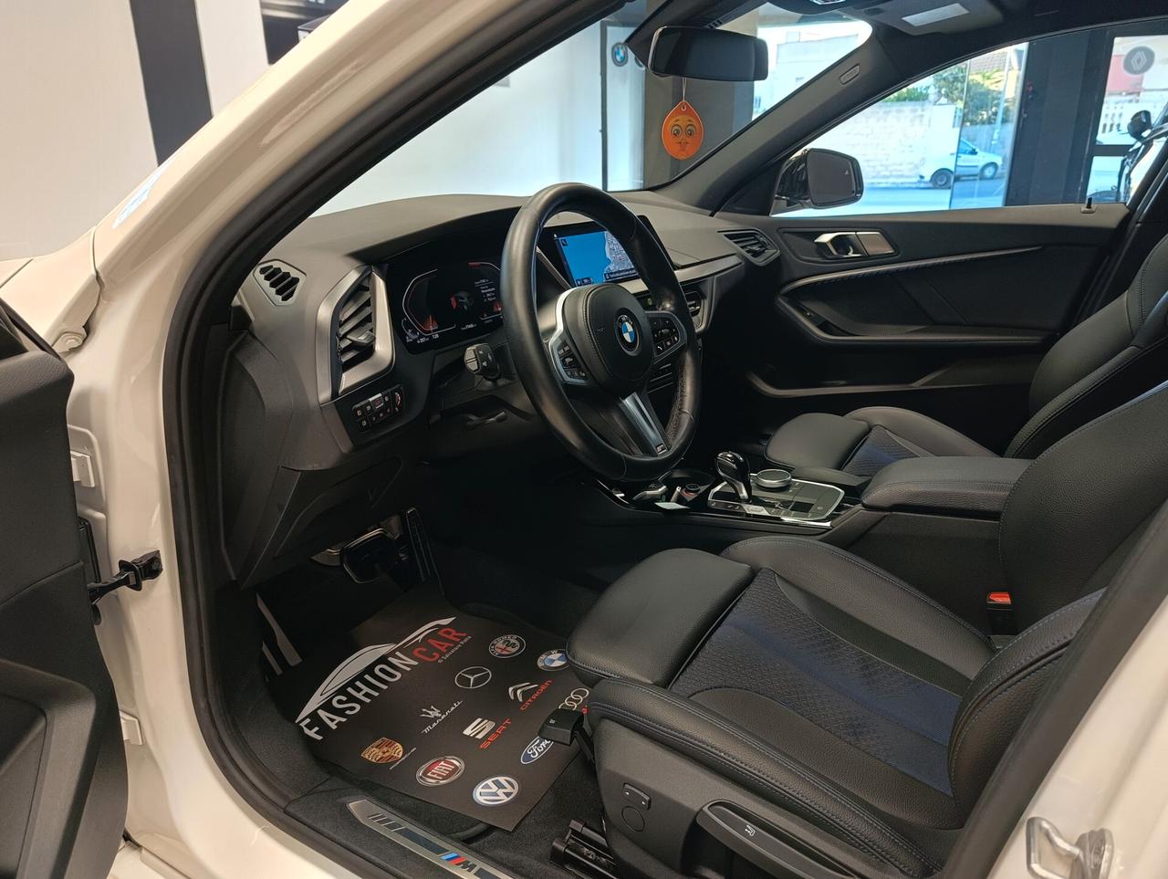 Bmw 118 118d 5p. Msport