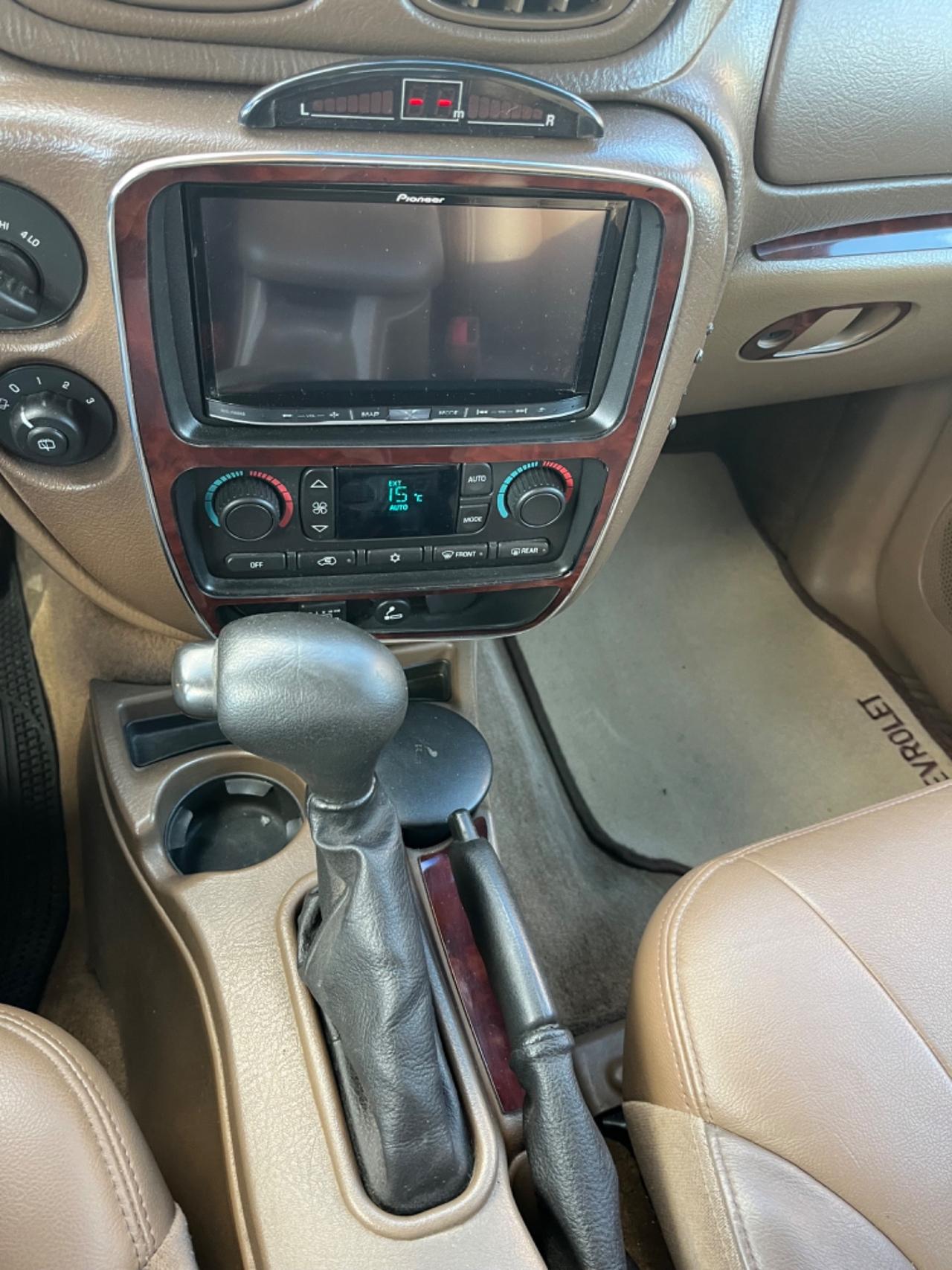 Chevrolet Trailblazer 4.2 L6 LTZ