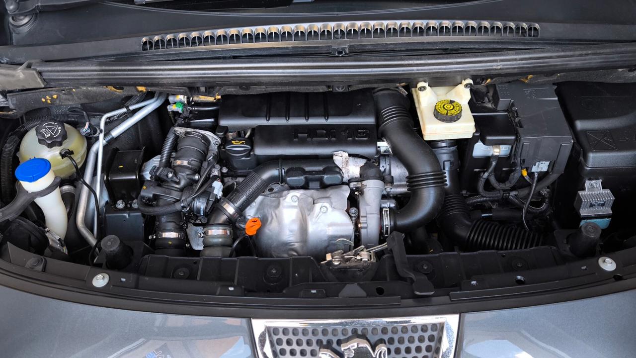 Peugeot 3008 1.6 HDi 110CV Premium