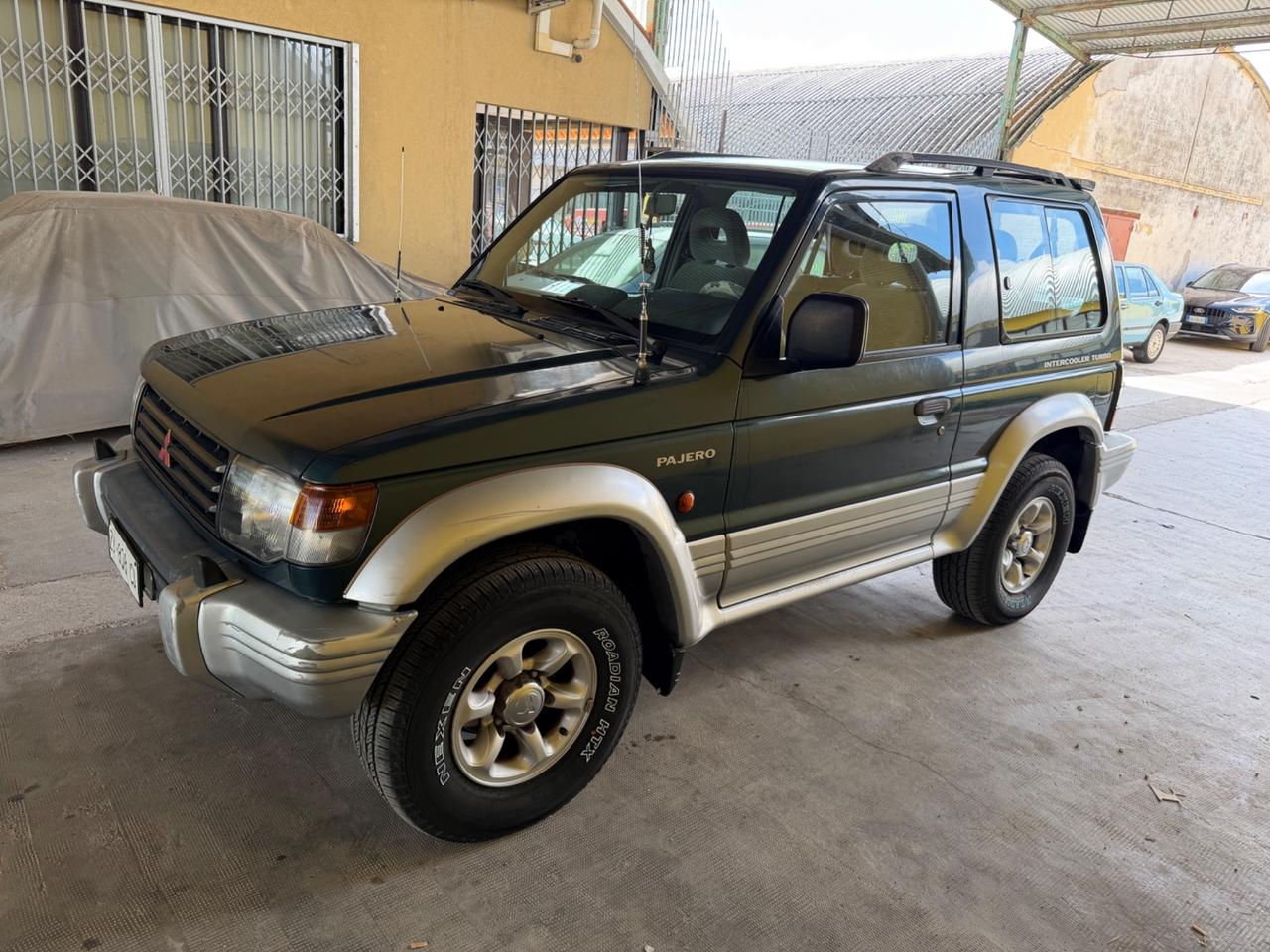 Mitsubishi Pajero 2.5 TDI GLS 3 porte Gancio T.