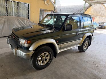 Mitsubishi Pajero 2.5 TDI GLS 3 porte Gancio T.