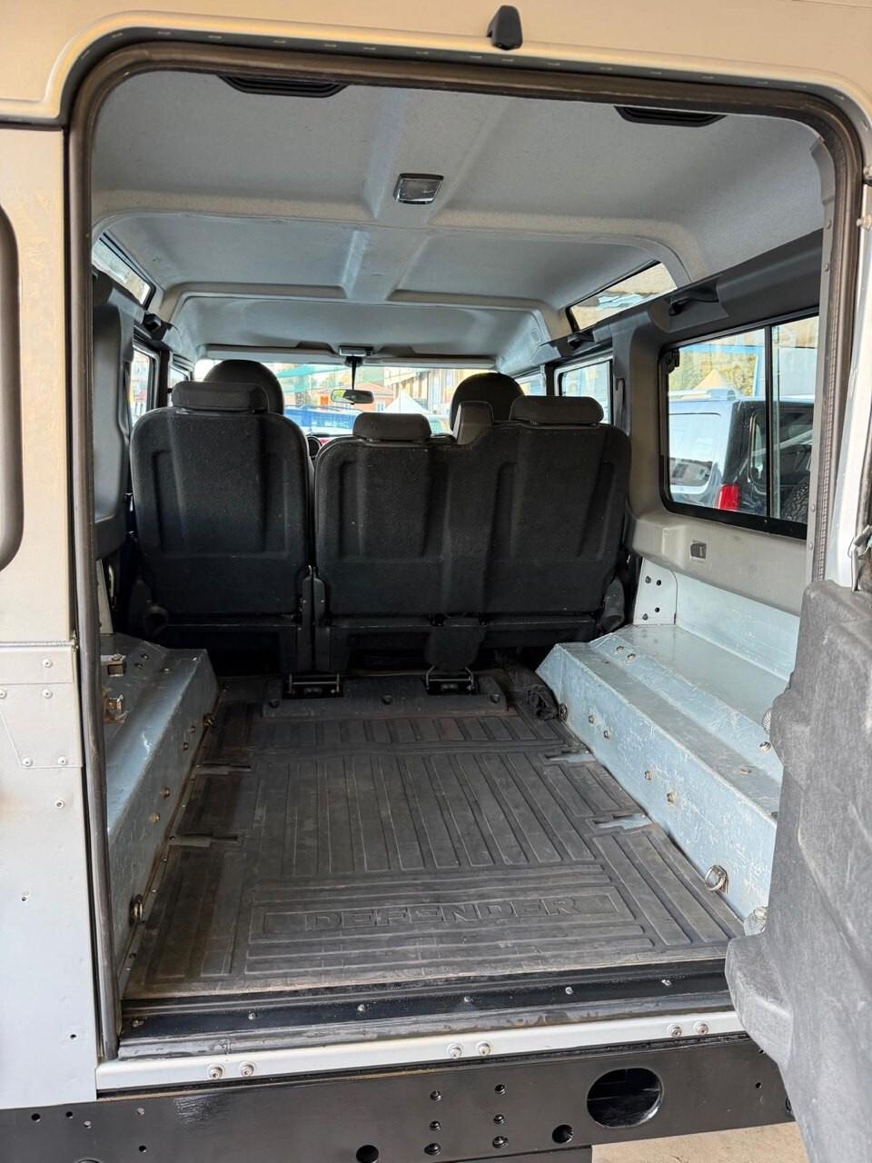 Land Rover Defender 110 2.4 TD4 Station Wagon N1