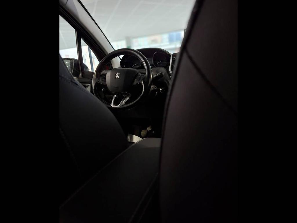 Peugeot 2008 1.6 e-HDi Allure