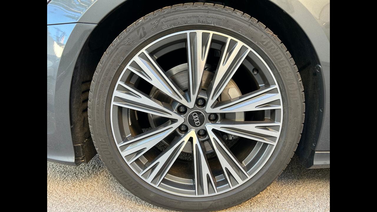 Audi Audi A6 Avant S line edition 40 TDI 150(204) kW(CV) S tronic