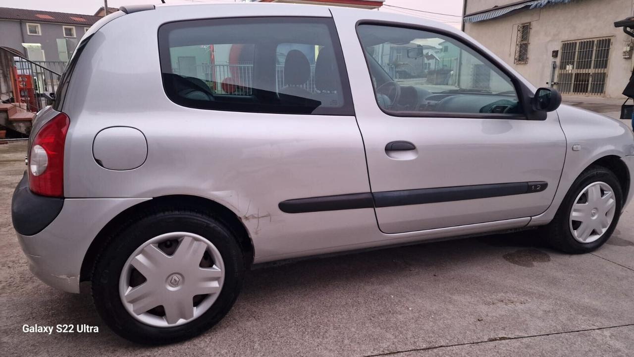 Renault Clio 1.2 cat 3 porte Confort Authentique neop