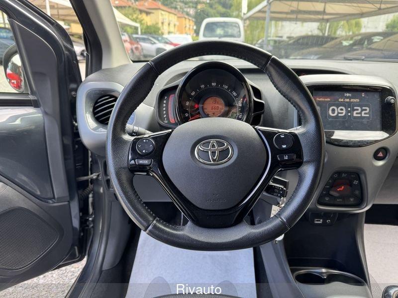 Toyota Aygo Aygo Connect 1.0 VVT-i 72 CV 5 porte x-play