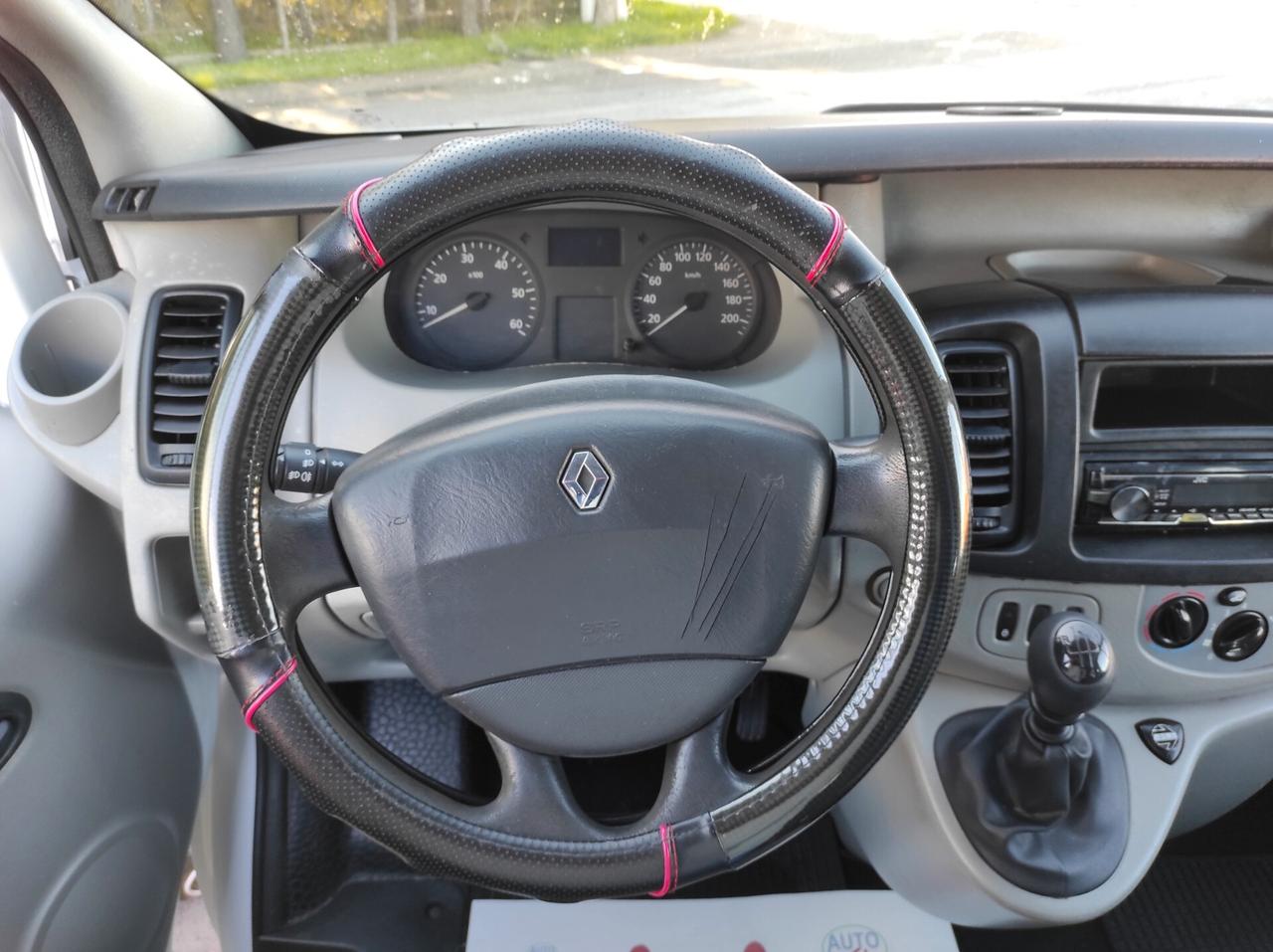 Renault Trafic 1.9 dCi - 80cv 9 POSTI