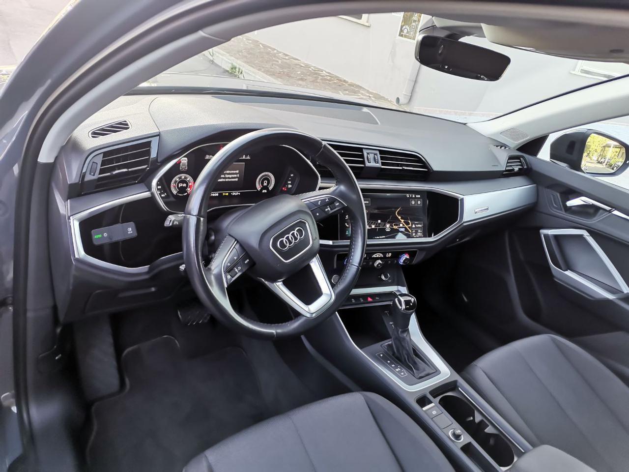 Audi Q3 35 TDI S tronic Business