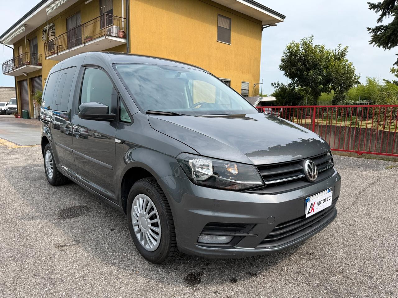 Volkswagen Caddy 2.0 TDI 102CV - AUTOMATICA - N1