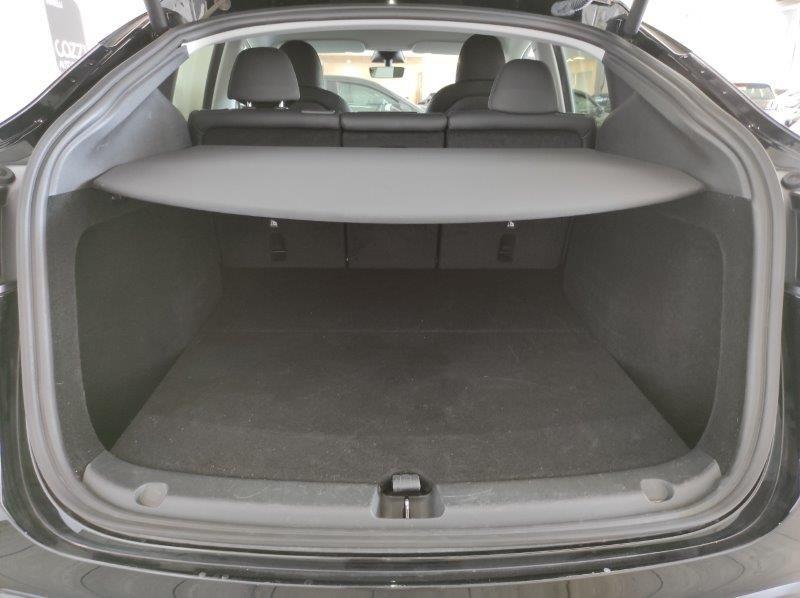 TESLA Model Y - Model Y AWD Performance