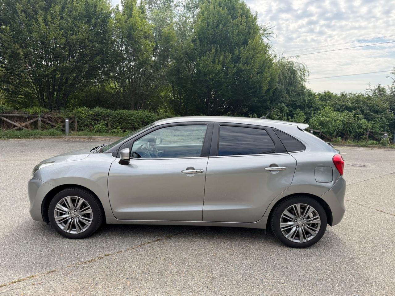 Suzuki Baleno 1.2 Hybrid B-Top