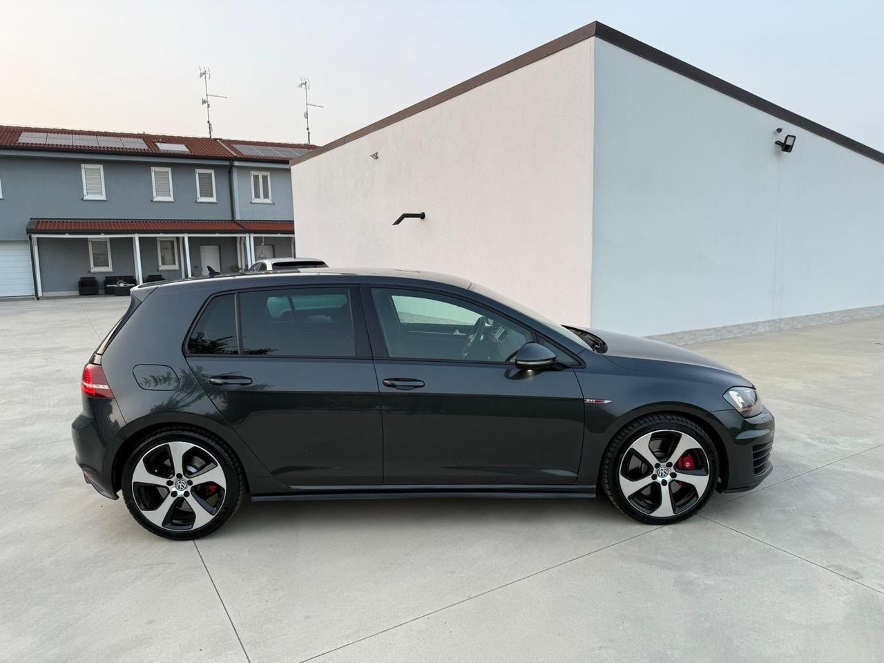 Volkswagen Golf GTI Performance 2.0 TSI 5p. BlueMotion Technology
