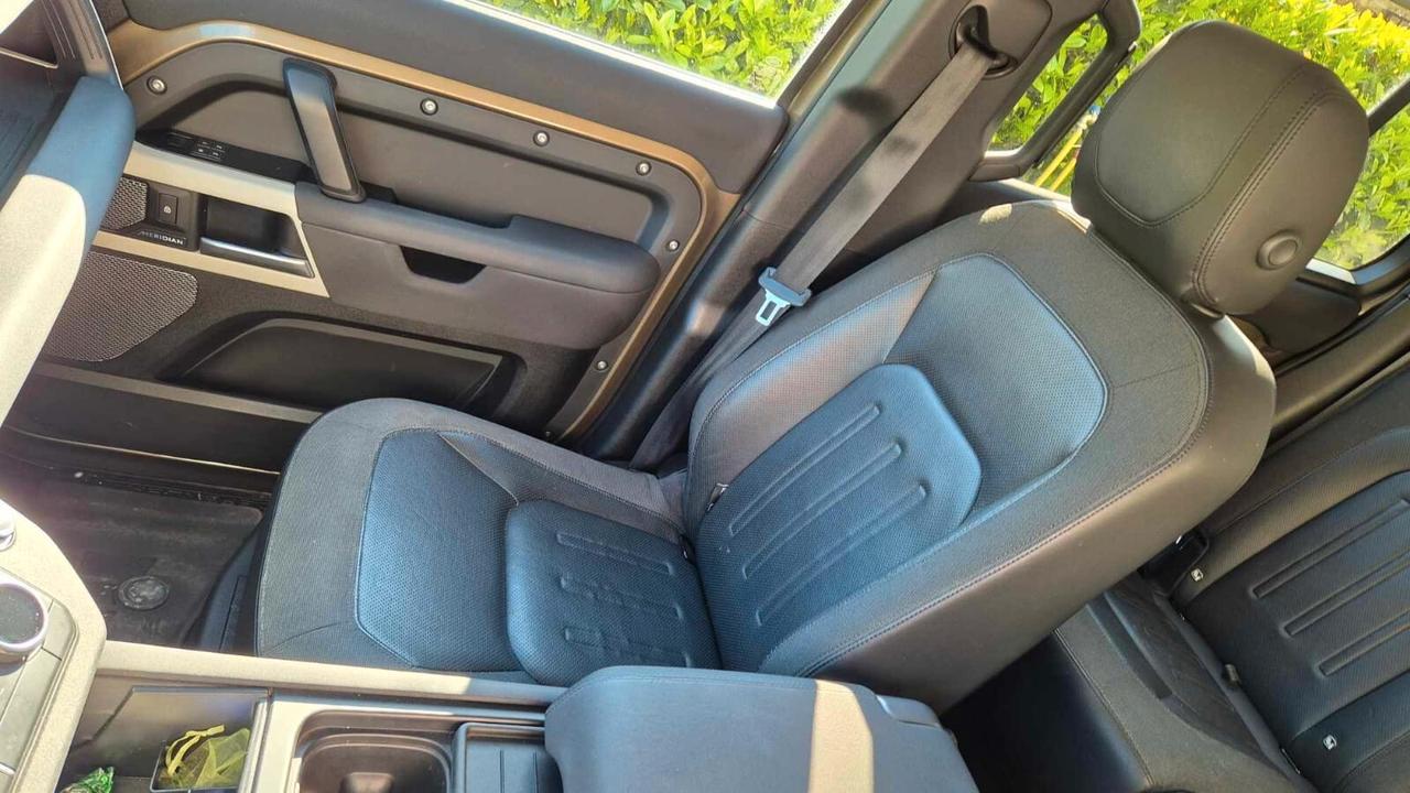 Land Rover Defender 110 2.0 SD4 AWD Auto S