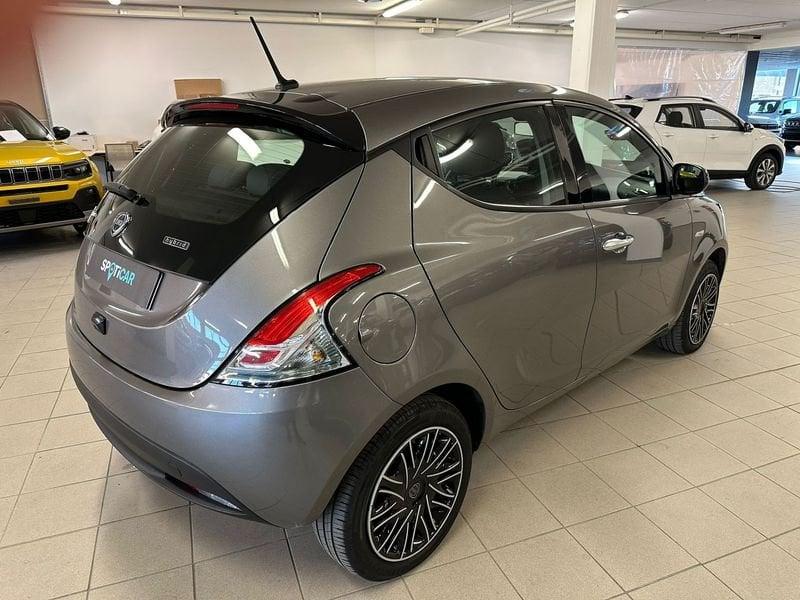 Lancia Ypsilon 1.0 FireFly 5 porte S&S Hybryd Gold