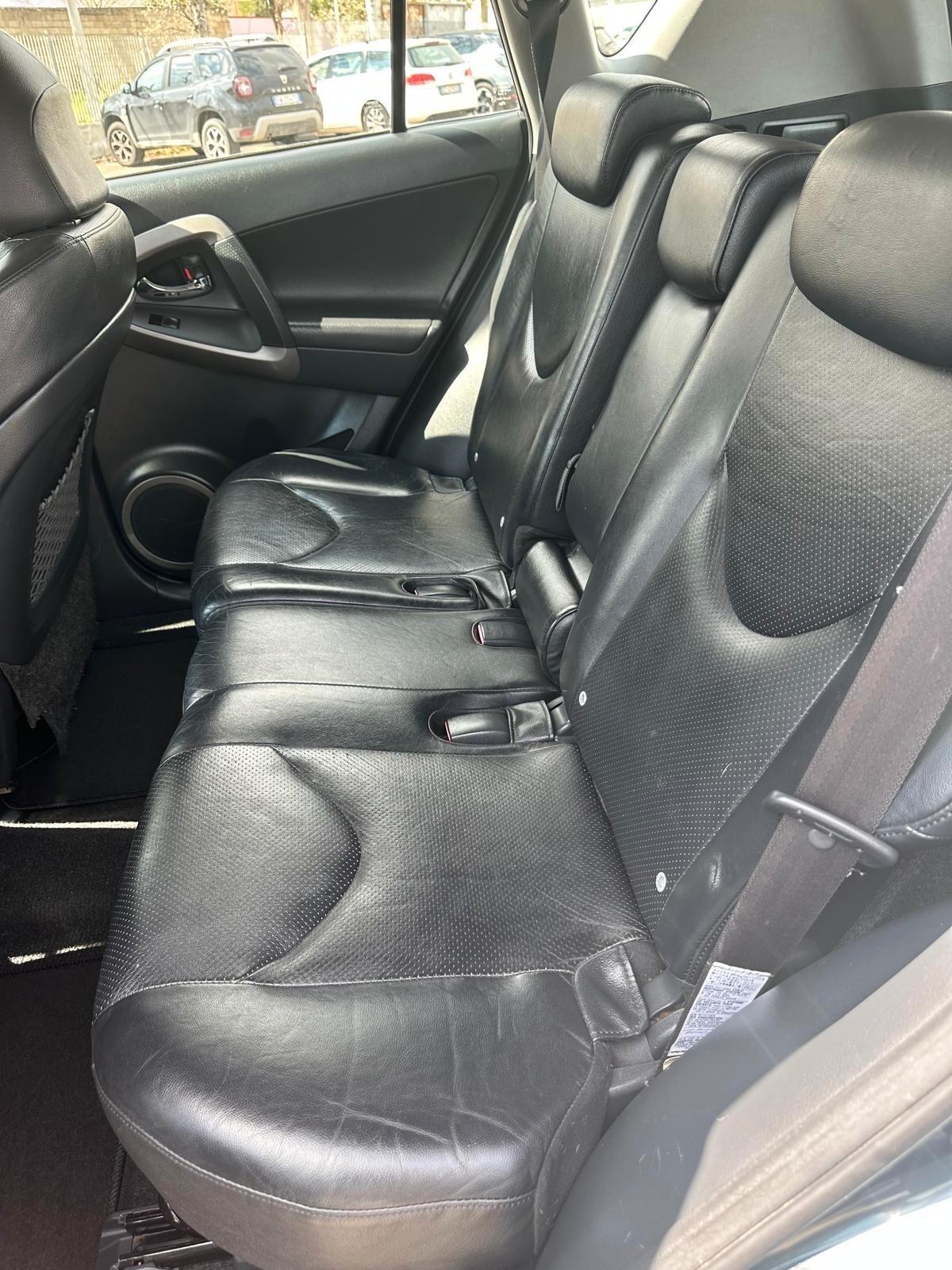 Toyota RAV 4 RAV4 2.2 D-4D 150 CV DPF Luxury