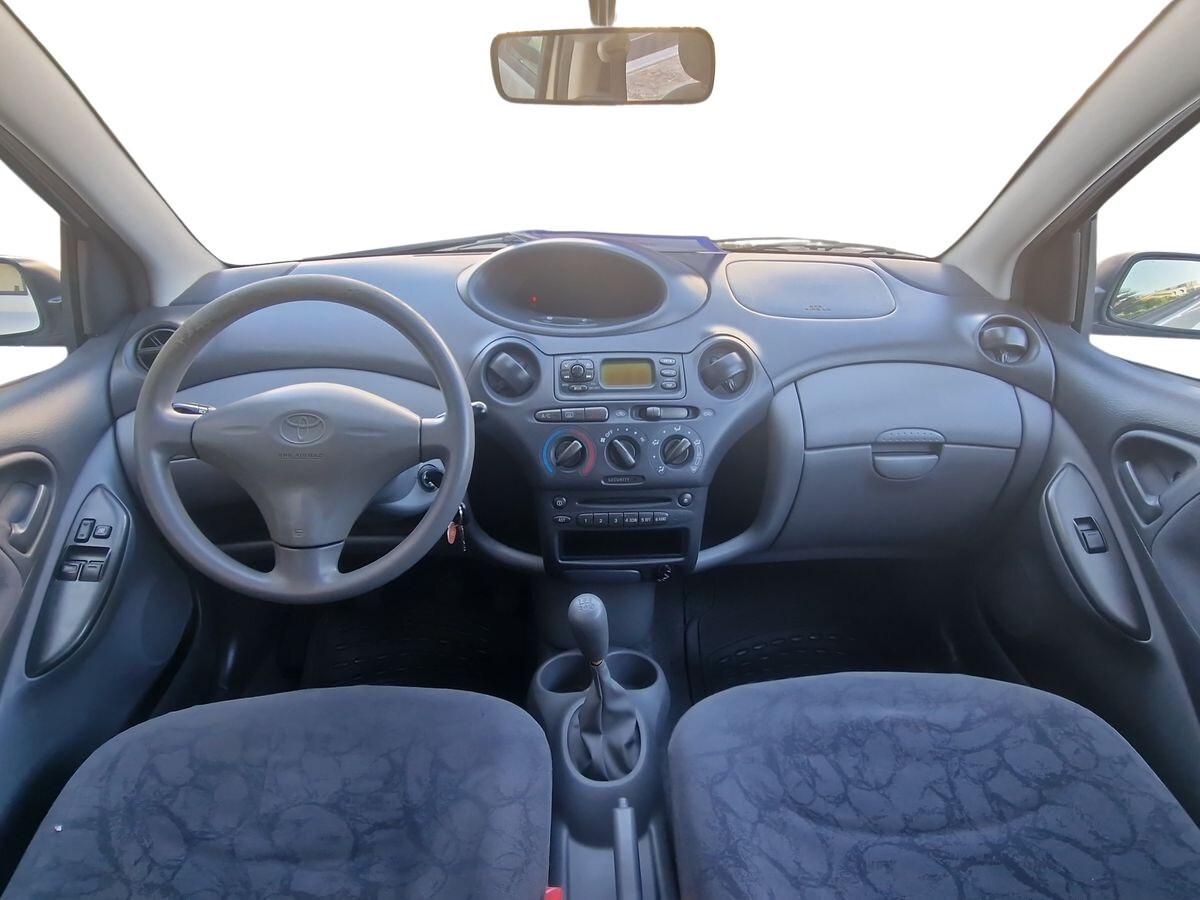 TOYOTA YARIS 1.0