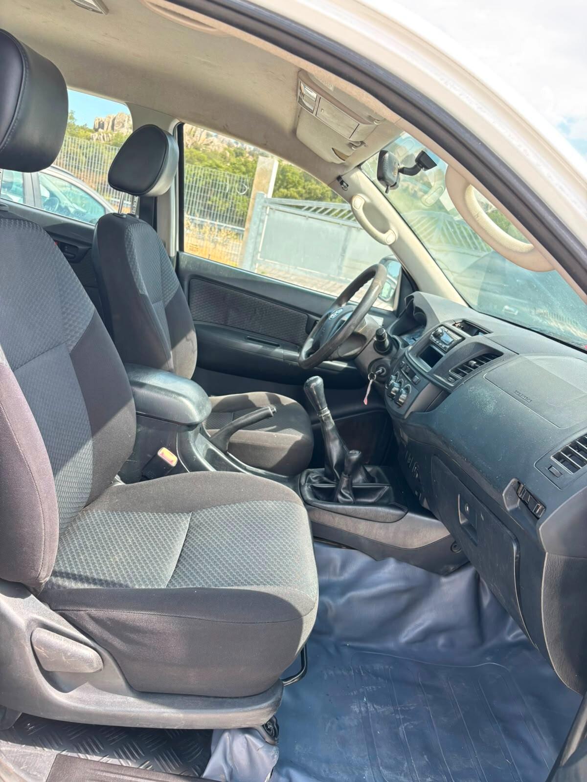 Toyota Hilux 2.5 D4D 144 CV DOPPIA CABINA