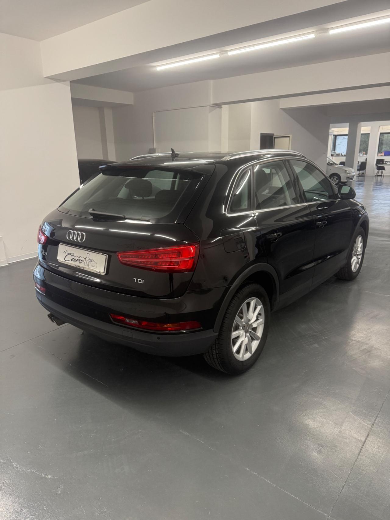 Audi Q3 2.0 TDI 120 CV Business