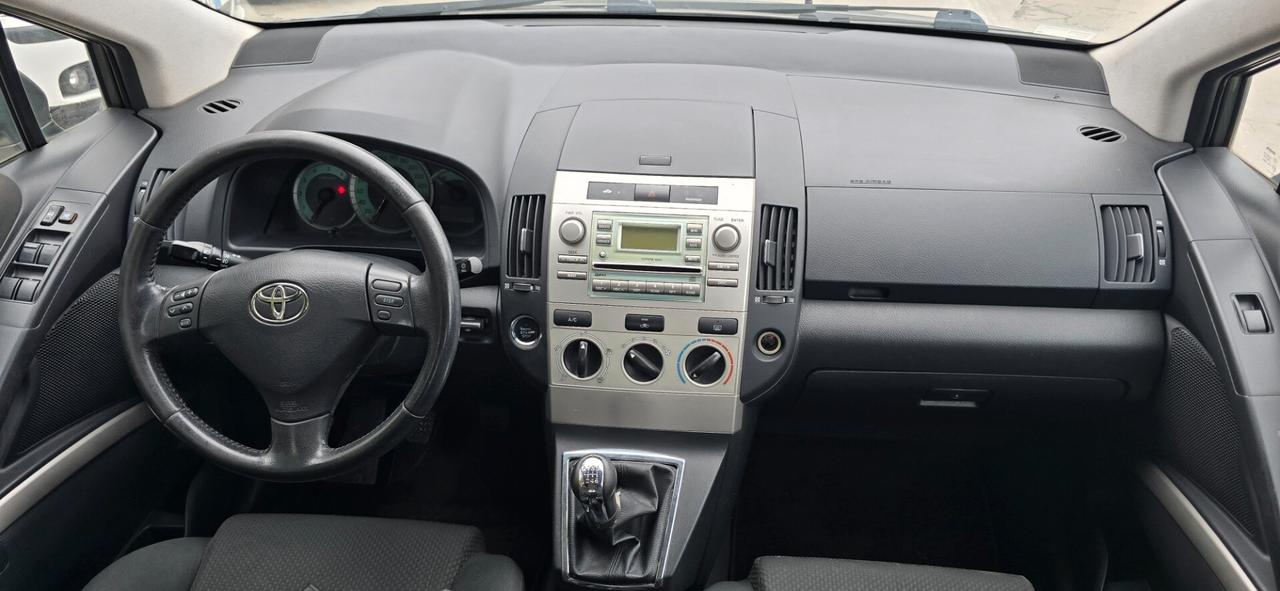Toyota Corolla verso 5posti 2.0tdi perfeta