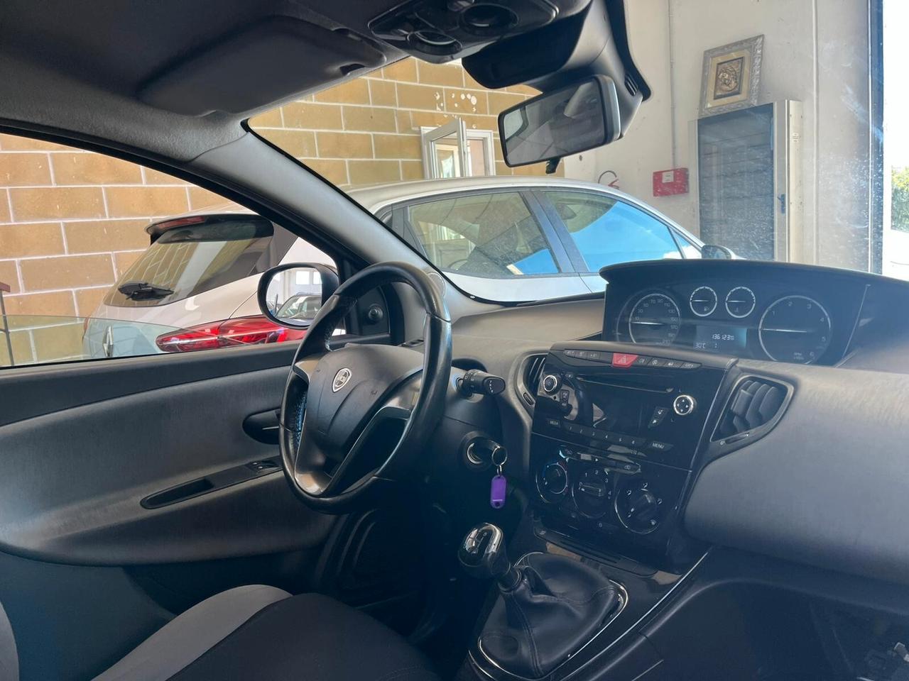 Lancia Ypsilon 1.3 MJT 16V 95 CV 5 porte S&S Silver
